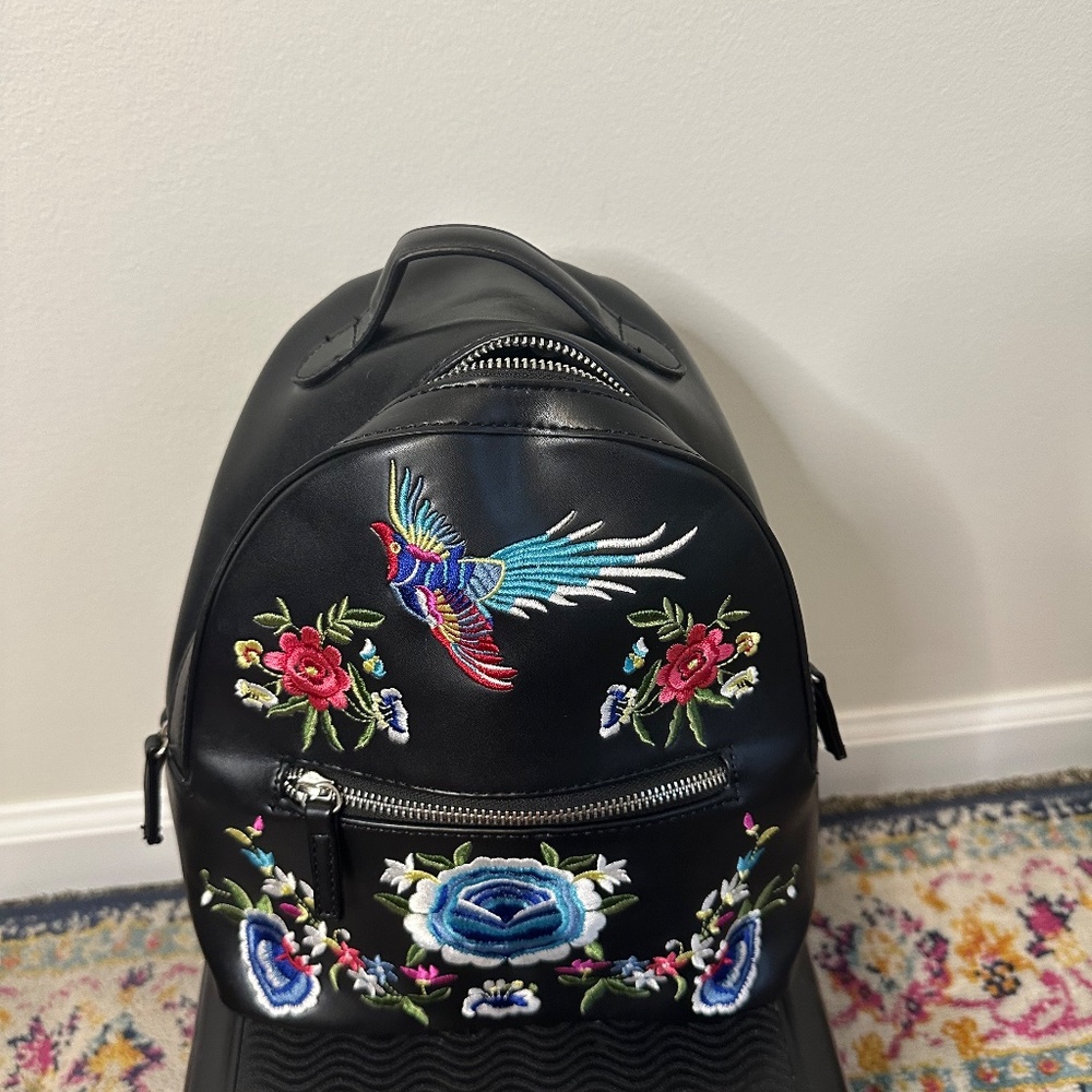 Mossimo Backpack - Picture 2 of 6